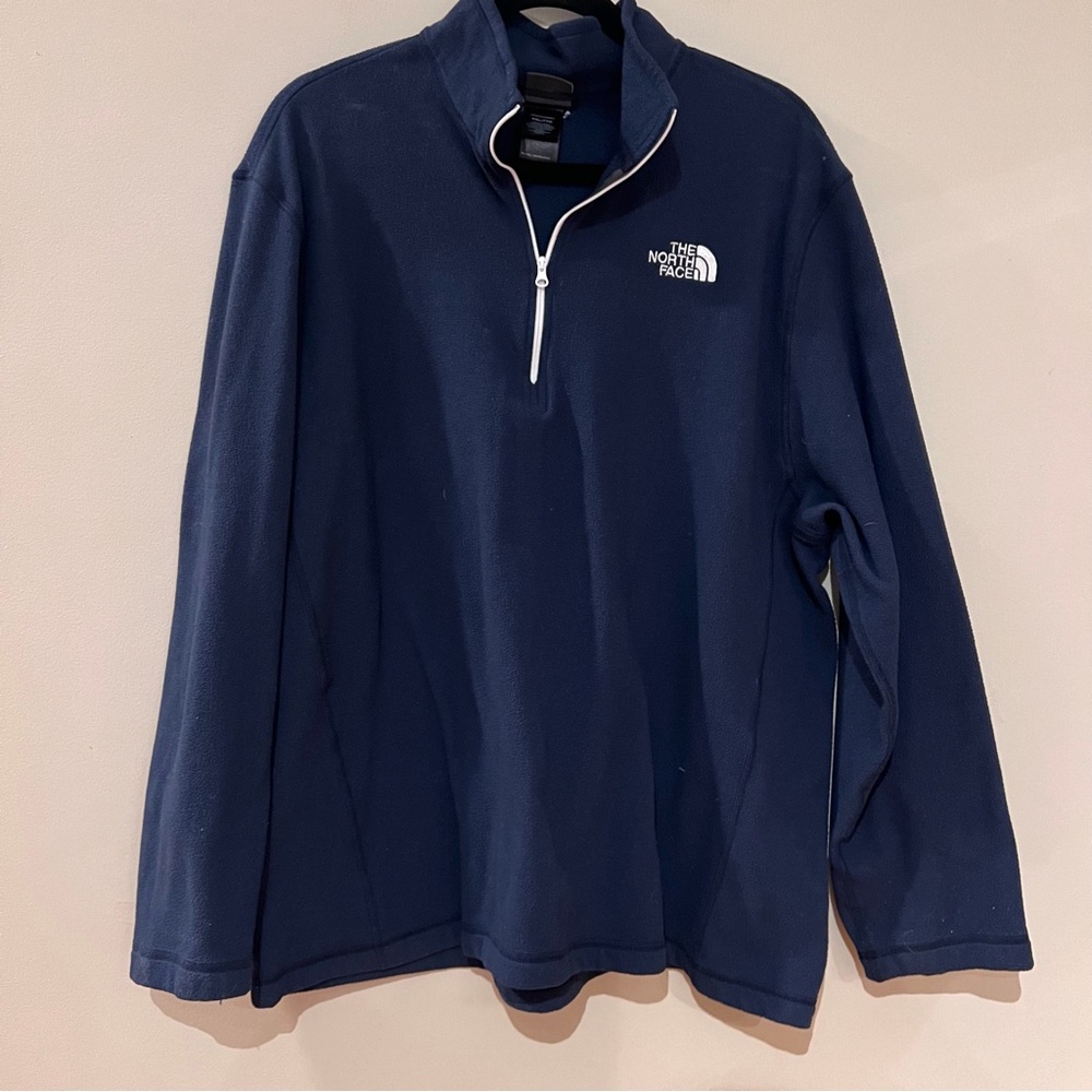 The North Face Men’s Navy Fleece Sweater